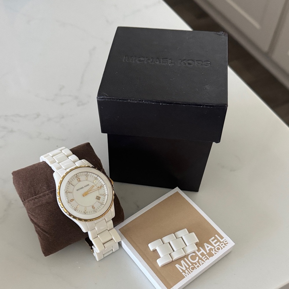 Michael Kors Gold and White Men's Watch - Picture 2 of 2